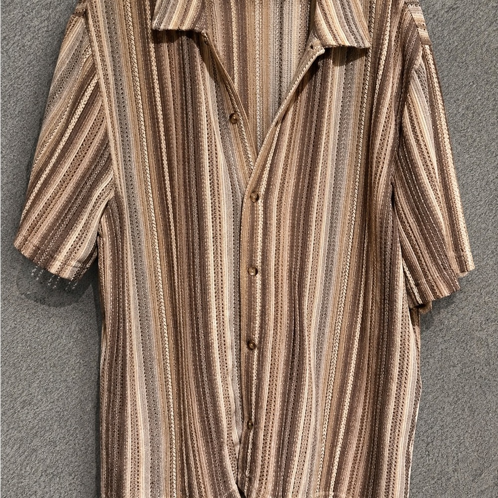 Men's Brown Striped Short-Sleeve Button-Up Shirt